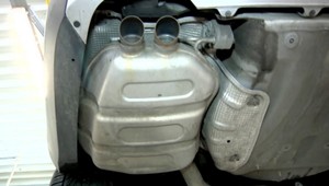 Za poškodený výfuk hrozí pokuta aj odobratie techničáku