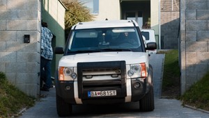 Šesť obvinených piťovcov ostane vo väzbe