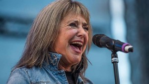 Kráľovná ženského rocku v Seredi! Suzi Quatro roztancuje amfiteáter