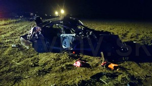 Po naháňačke s políciou leží v nemocnici päť ľudí