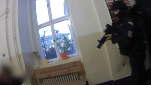 Polícia zasahovala na strednej škole. Žiak sa vyhrážal streľbou