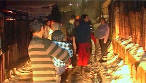 Požiar v Rožňave! Trojčlennej rodine zhorel dom...