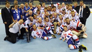 Slovenský hokejbal kraľuje svetu - vo finále muži i ženy