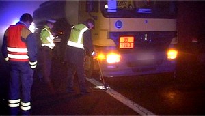 Druhýkrát sa narodil. Opitý muž (23) prežil zrážku s kamiónom