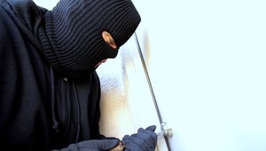 Rasťo (16) chcel vylúpiť potraviny. So súrodencami nemali čo jesť