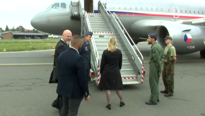 Český škandál: Lekár z vládnej delegácie ťapol kórejskú hygieničku po zadku