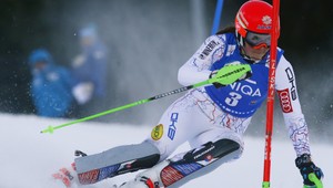 Petre Vlhovej nevyšlo prvé kolo obrovského slalomu, nepostúpila