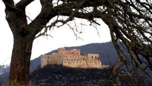 Zničenej Krásnej Hôrke majú pomôcť benefičné akcie