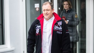 Oskar Fegyveres chce byť prezidentom. Začína zbierať podpisy