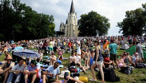 Záchranári v akcii. Desiatky kolapsov počas Levočskej púte