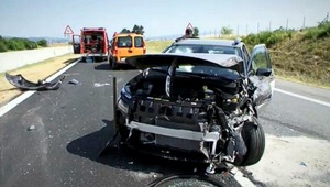 Kačacia rodinka prechádzala cez R1. Skončilo sa to veľkou haváriou