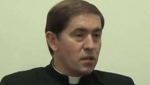 Riaditeľ vplyvného vatikánskeho rádu priznal, že má dve deti. Opúšťa preto kňazský stav