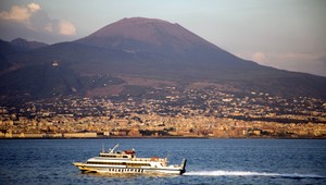 Neapol sa bojí Vezuvu. Spiaci obor sa môže prebudiť