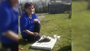 Žena počas živého vysielania usmrtila šteňa. Za "rituál" dostala trest