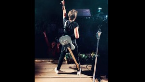 Spevák sa v tichosti OŽENIL! Fotky, ktoré vás chytia za srdce