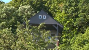 Dráma v bratislavskej Dúbravke: Muž sa v dome zabarikádoval aj s deťmi,  potom si žiadal svojho nadriadeného