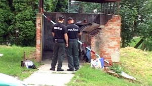 Vedľa kontajnera našli bezdomovca (†58). Niekto ho dobil na smrť