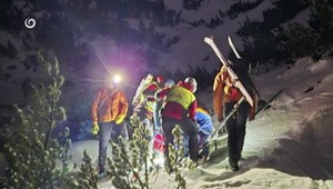 Skialpinista (44) spadol pred očami manželky a syna. Záchrana trvala dve hodiny