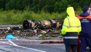 Havarovalo lietadlo s oficiálnou delegáciou, medzi mŕtvymi aj minister