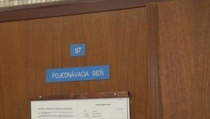 Šesť rokov trvajúci spor Versačeho a Mojseja neskončil