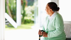 Zabil matku (†83), potom s ňou pozeral hokej