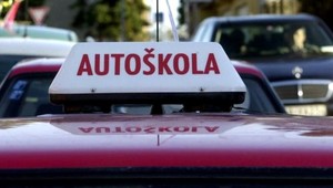 Podvod v autoškole: Žiaci nemajú vodičské preukazy, inštruktori výplaty