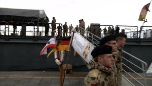 Slováci žijú na nemeckej bojovej lodi v stiesnených podmienkach