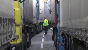 Na východe Slovenska máme opäť kamiónovú kalamitu. Môže za to nový mýtny systém?