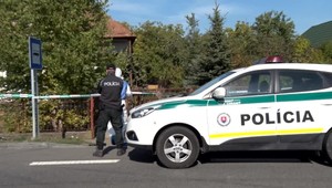 Polícia obvinila vnuka (18) z pokusu o vraždu. Dobitú babku našli v dome