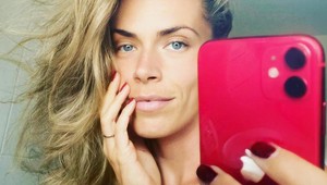 Hviezda Paneláka sa pochválila plochým bruškom a pevnou postavou: TAKTO to ide aj bez cvičenia