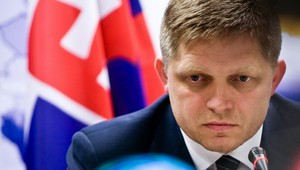 PRIESKUM. Ficov Smer boduje, lídrom opozície SDKÚ-DS