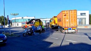 Motorkár (†28) neprežil zrážku s kamiónom