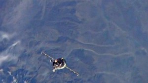 Nákladná loď Progres sa spojila s ISS, priviezla darčeky