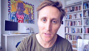 Sajfa ako čierna ovca rodiny? Pozrite, akých má fešákov bratov!