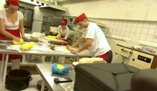 Bábika, ľadové prekvapenie, Homer Simpson