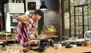 Grilovaný losos s tagliatelle/Kuracie karí s badiánovou ryžou