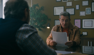 Tu máš oštep a tam je lev