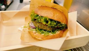 Fit verzia klasického burgra: Z tejto mňamky si oblížete prsty, aj keď nejete mäso!