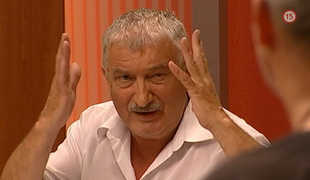 Terorizuje ich mačkoduch!