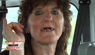 S tvárou omietkového démona bojuje za pravdu!