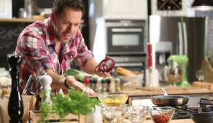 Losos s pomarančovým velouté/Placky s hubami/Jablkový koláč s lístkovým cestom