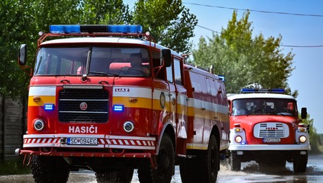 Pri požiari rodinného domu zasahovalo viac ako 20 hasičov