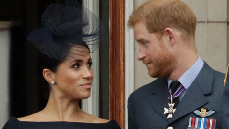 Harry a Meghan len prišli a už sa SŤAŽUJÚ! Nepáči sa im kráľov postup, prišiel DRSNÝ odkaz