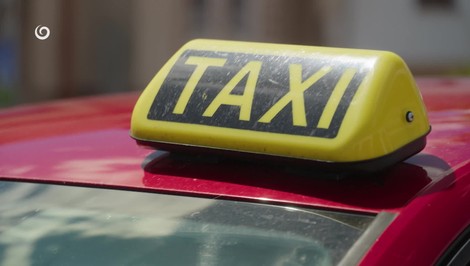 Brutálny útok v Hlohovci: Taxikára vylákali a brutálne zbili, jeden útočník je na úteku