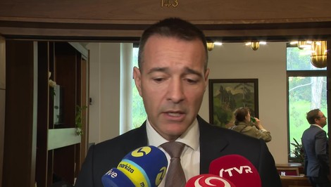 Minister Drucker si myslí, že sa koalícia vo štvrtok dohodne na zrušení transakčnej dane