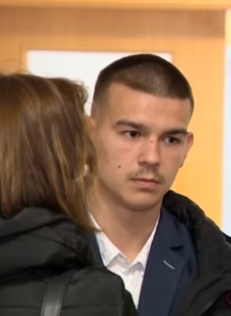 Dávid (17), ktorý prišiel na policajnú stanicu a priznal sa k vražde otca, stál pred súdom