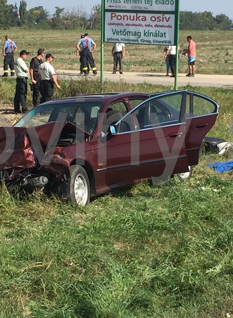 Nehoda, autá, Bottovo, Rimavská Sobota.JPG