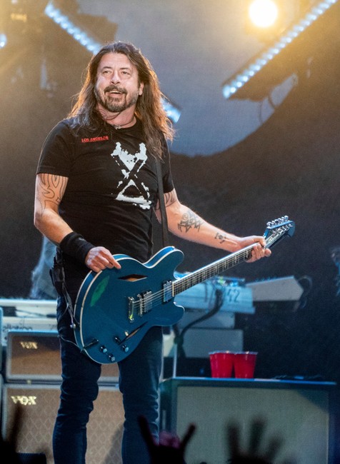 Bubeník kapely Foo Fighters, Taylor