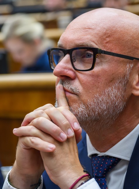 Rokovanie Národnej rady SR o návrhu na vyslovenie dôvery vláde