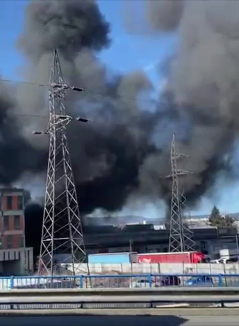 [multi] Požiar v areáli 8705